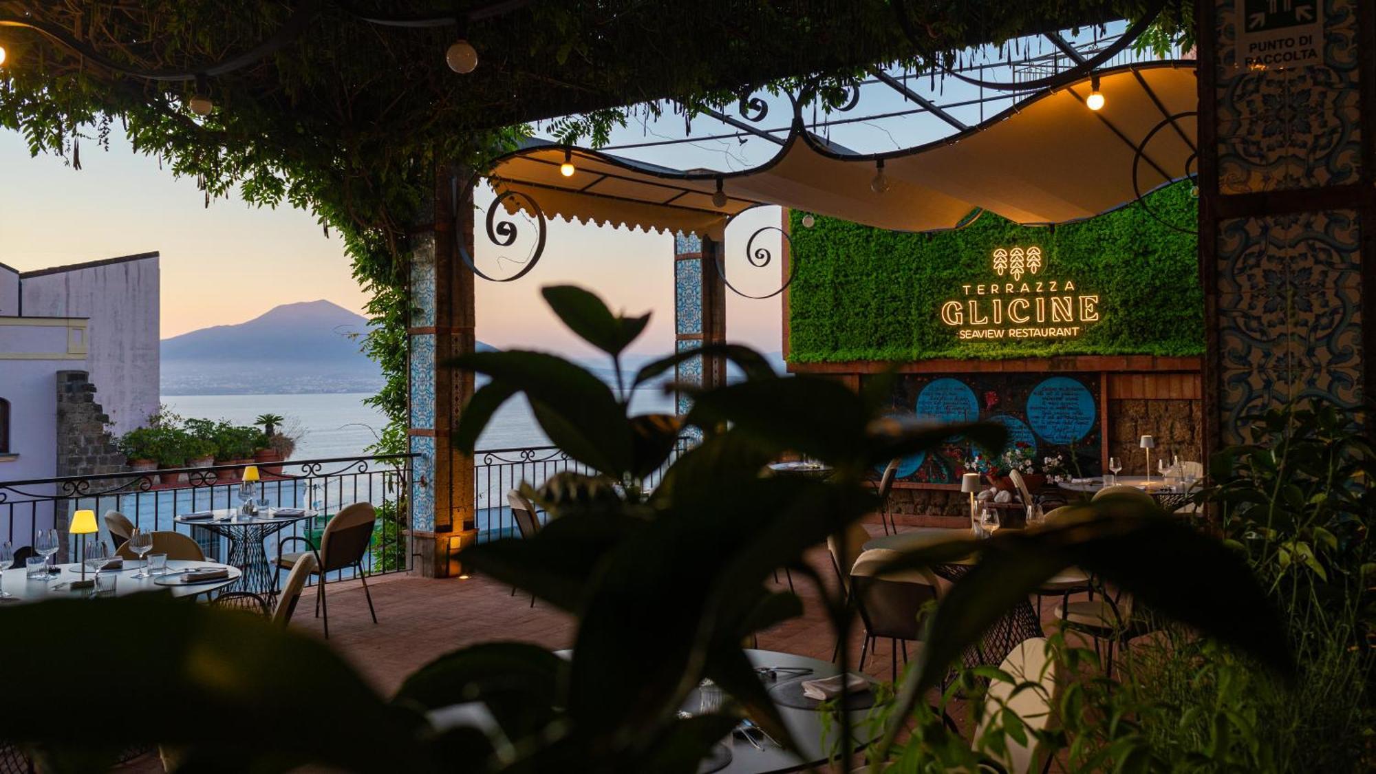 Aequa Hotel Vico Equense Bagian luar foto